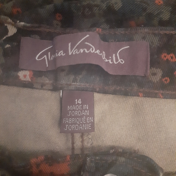 Gloria Vanderbilt Tapered Leg Floral Jeans - Picture 7 of 9
